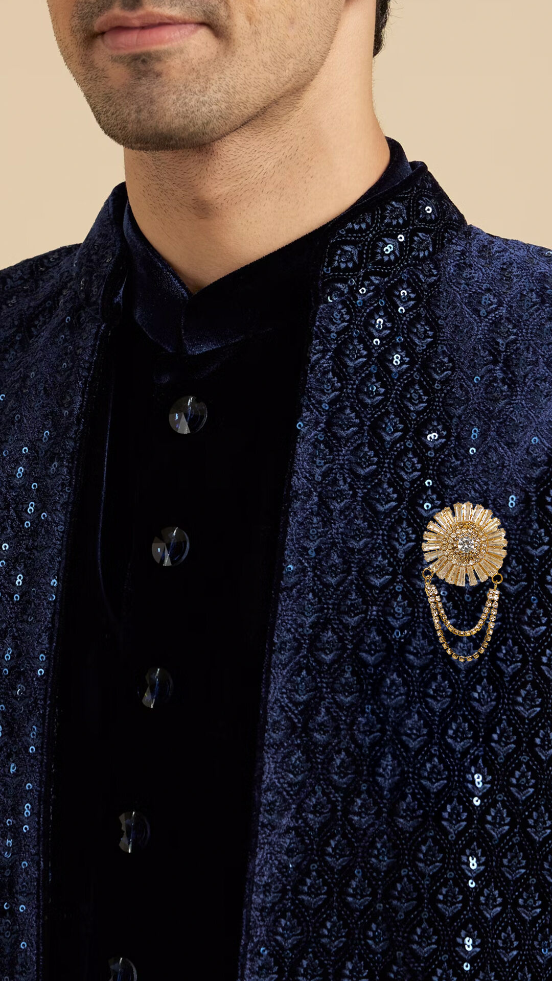 A Golden Chained Brooch with Polki
